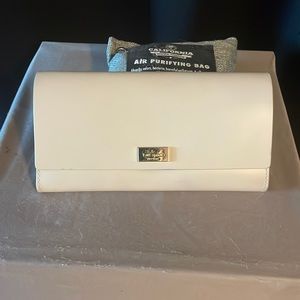 Kate spade women’s clutch cream color